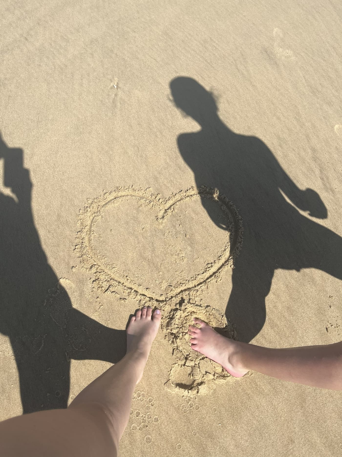 Cœur dessiné dans le sable